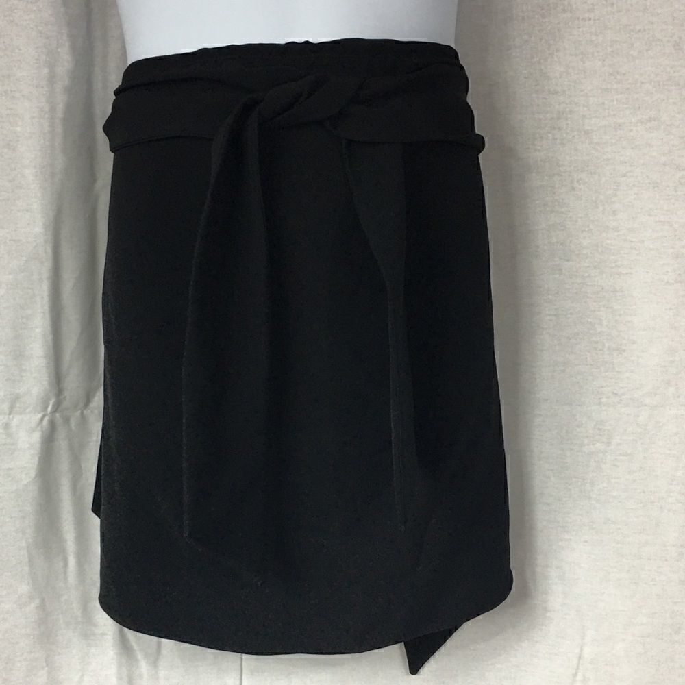 Copper& Ella black skirt tie front medium easycare